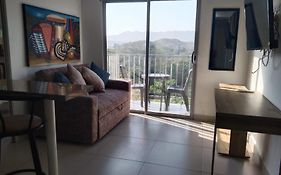 Apto con Piscina y Parqueadero a 15 min Tayrona con NETFLIX